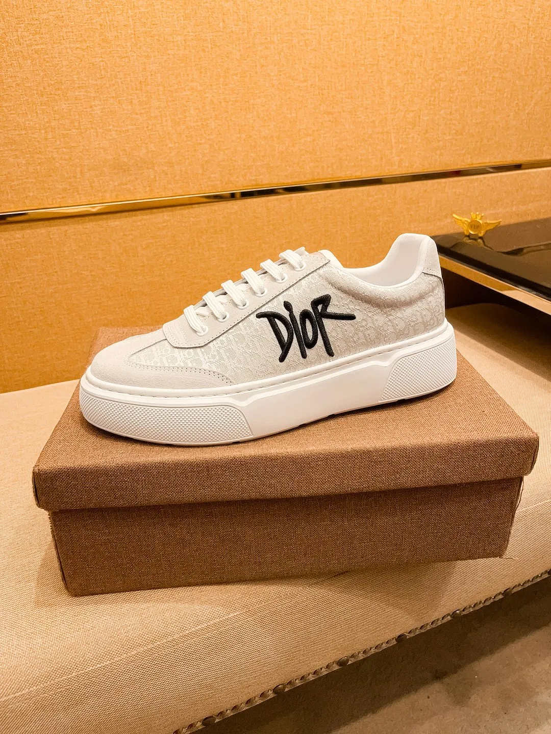 Men's shoes💰 400💰🔥【Dior】🔥Men's high-end brand of shoes official website 1:1 latest masterpiece: the upper is made of Italian imported first-layer cowhide with a comfortable and breathable lining➕original non-slip and wear-resistant outsole🔥, making walking more convenient and comfortable! An exclusive new model, a stunning work, a beautiful 1:1 replica [color] compared to the official quality! Create a fashionable personality to set off your uniqueness! A must-have for trendy men! Classic🔥Size: 38-44 Color: 🔥Multiple colors available🔥
